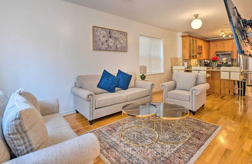 Douglas House | Spacious Chicago Getaway: Deck, By White Sox!