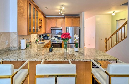 Douglas House | Spacious Chicago Getaway: Deck, By White Sox!