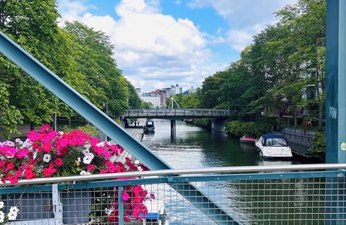 Ruoholahti Apartment | Spacious City Retreat with Private Sauna