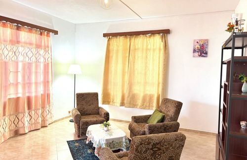 Centre de Flacq House | Spacious citycentre home 12 min to Belle Mare Beach!