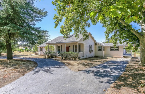 Yosemite Lakes House | Spacious Coarsegold Getaway ~ 34 Mi to Yosemite!