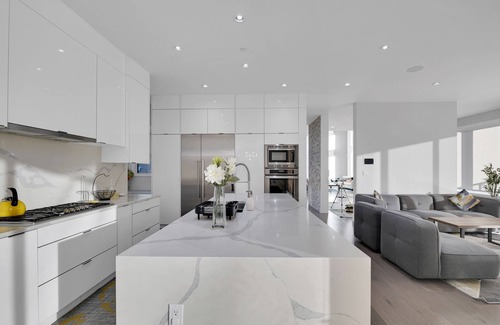 Squamish House | Spacious, comfortable family home situated in a serene location. Stunning views!