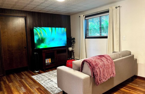 Russian Jack Park Apartment | Spacious & comfy apt near JBER