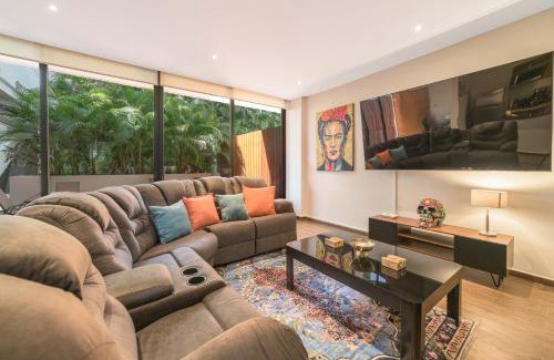 Zazil-ha Apartment | Spacious Condo 200m from Beach & 5th Ave