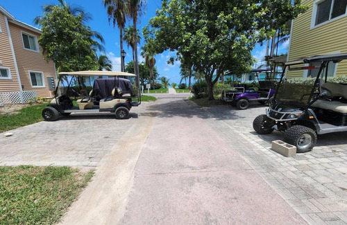 Alice Town Condo | Spacious condo located within Resort World Bimini!
