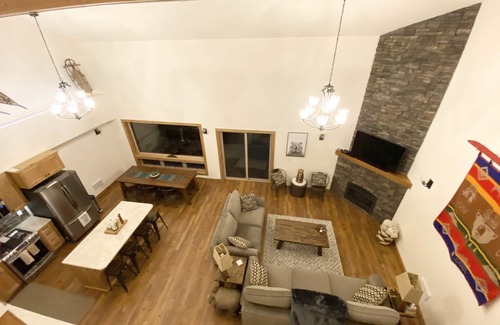 Government Camp Condo | Spacious Condo Getaway, Steps from Ski Slopes, Town and Entertainment