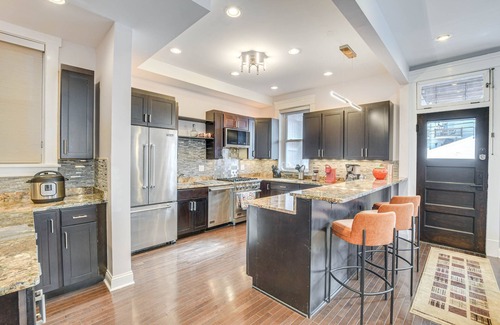 Near West Side Apartment | Spacious Condo w/Deck ~ 3 Mi to Downtown Chicago!