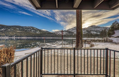 Truckee Condo | Spacious Condo w/Lake View #136 at Donner Lake Village