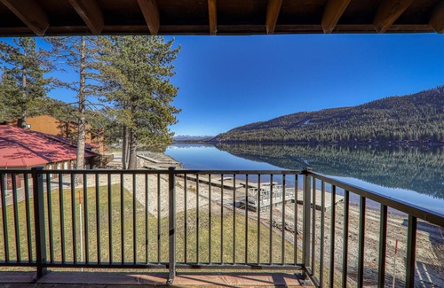 Truckee Condo | Spacious Condo w/Lake View #247 at Donner Lake Village