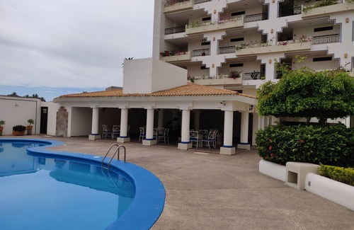 Lomas de Mazatlan Apartment | Spacious condominium in the Golden Zone, a 5-minute walk from the beach!