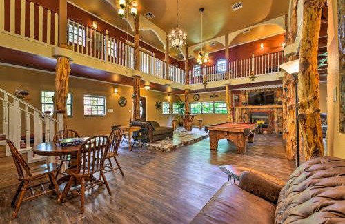 Conroe House | Spacious Conroe Home with Foosball and Pool Table!