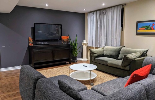 Brossard House | Spacious Convenient place, 10 min from Downtown