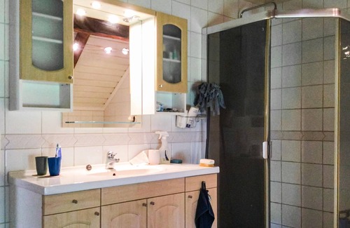 Skarplinge House | Spacious cottage for holidaymakers with pets in Åkerby.
