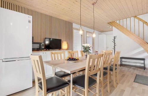 Grasten House | Spacious cottage with terrace, balcony and sauna.