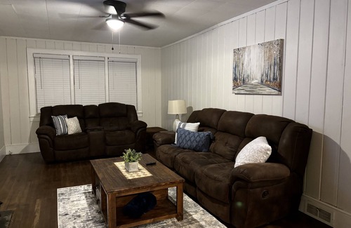 Jonesville House | Spacious Country Comfy Living in Yadkin Valley Wineries, Askew Winery, Downtown!