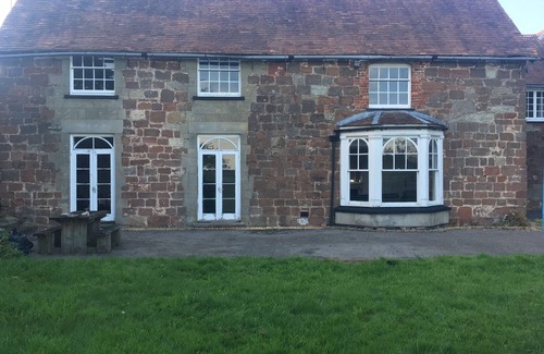 Gilmorton House | Spacious Countryside/Suburban Retreat