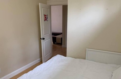 Shaughnessy House | Spacious & Cozy 2 BD Suite in Heart of Vancouver