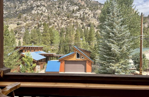 June Lake Cabin | Spacious & cozy 4 bedroom cabin w/mountain views