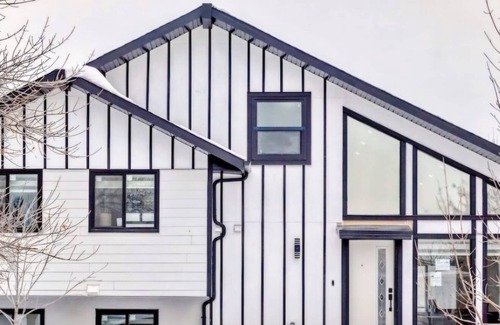 Calgary House | Spacious & Cozy Home w/Modern Amenities in a Quiet Neighbourhood