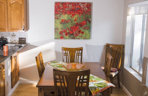 Broadview Apartment | Spacious Cozy, Quiet 5 STAR Apartment & Secured Parking In Seattle