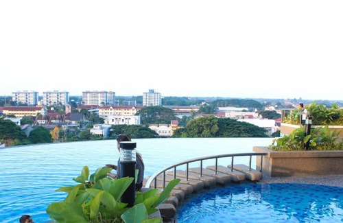 Kampung Telaga Nibong Apartment | Spacious & Cozy Studio W/ POOL 5min to Pasar Siti Khadijah. Free WI-FI, NETFLIX