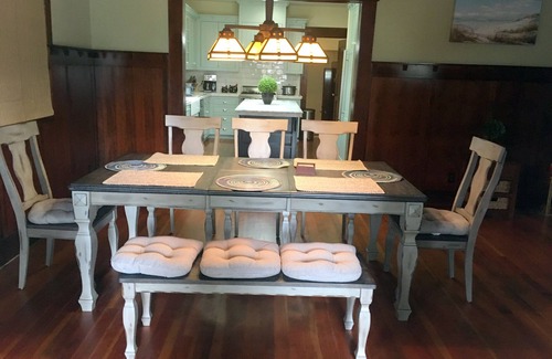 Davis House | Spacious Craftstman house in Downtown Davis, 1 mile to Campus