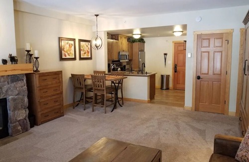 Copper Mountain Village Condo | Spacious Deluxe Studio in Center Village, Walk to Lifts, Passage Point 324