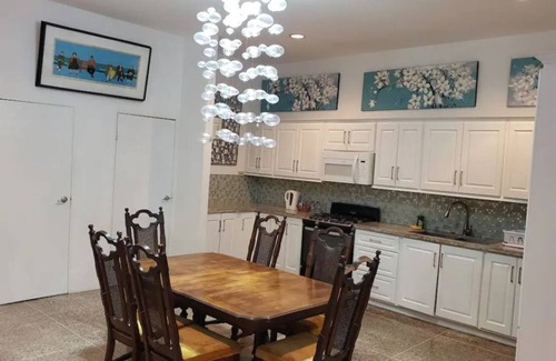 Diego Martin Apartment | Spacious Diego Martin Apartment great location