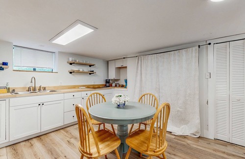 Montreat Cottage | Spacious dog-friendly Montreat cottage with firepit, mountain views, & patio