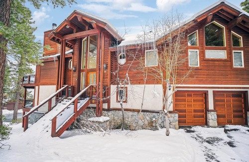Lake Forest House | Spacious Dollar Point Home on Sunny Corner Lot