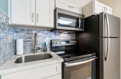 Downtown Honolulu Condo | Spacious Downtown Executive Retreat | Free Parking