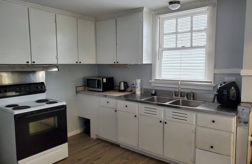 Dayton House | Spacious Duplex- Mins from Downtown & Highway
