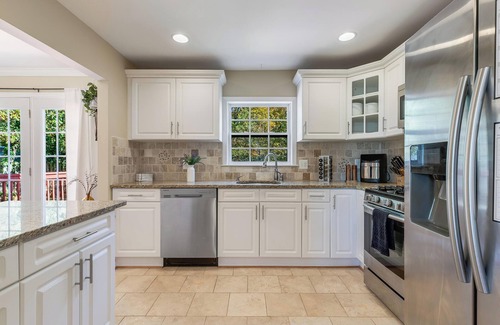 Seabrook House | Spacious Entire Home in delightful Lanham, close to Washington DC