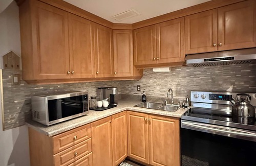 Vaughan House | Spacious Entire Lower Level Suite