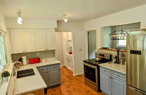 Flesherton House | Spacious Eugenia Getaway w/Pool & Walk to Lake!