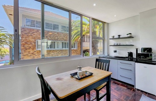 Three Anchor Bay Apartment | Spacious family Apartment Near Beach with Inverter