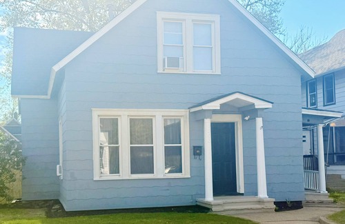 Michigan City House | Spacious Family Fun Retreat 3 min to Beach/Zoo/Outlet Fenced Backyard w/Deck