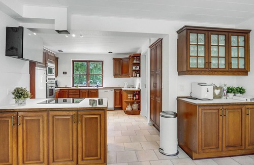 Stokkemarke House | Spacious family friendly cottage with pool, activity room and sauna.