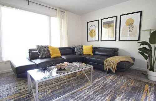 Charlotte House | Spacious family friendly home with game room by UNC Charlotte