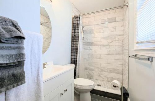 Charlotte House | Spacious family friendly home with game room by UNC Charlotte