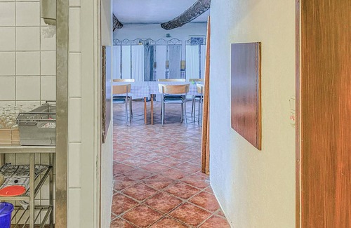 Vibble House | Spacious, family-friendly property within easy reach of the sea.