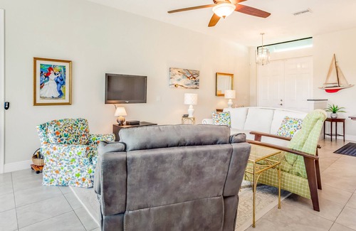 Alden Pines House | Spacious family home located on golf course w/ screened-in pool!