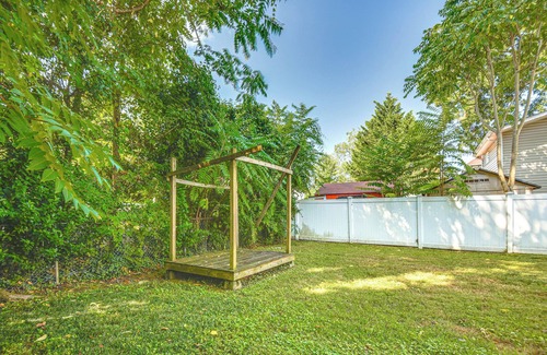 Downtown House | Spacious Family Home w/Yard in Dtwn Hampton!