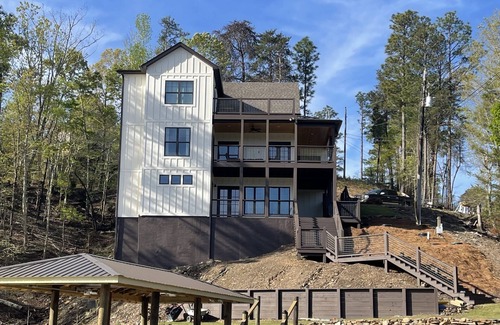 The Woods of Longleaf House | Spacious family lake house and game day retreat on beautiful Lake Martin Alabama