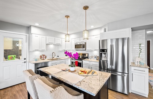 North San Antonio - SAT House | Spacious Family Oasis near Top City Attractions w/Pool, Gameroom, Putt Putt.