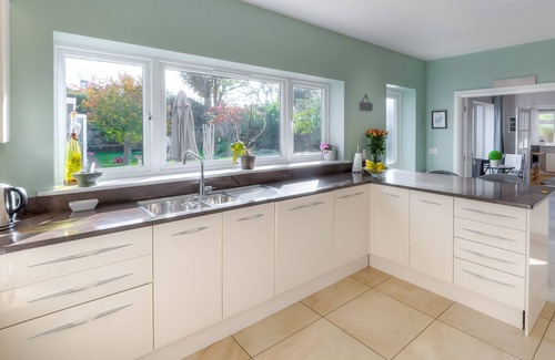 Felpham House | Spacious Family Retreat Near Felpham Beach