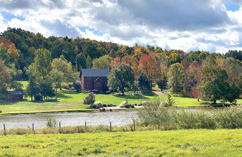 Warwick House | Spacious Farm House on the Lake - 1 Hour from NYC