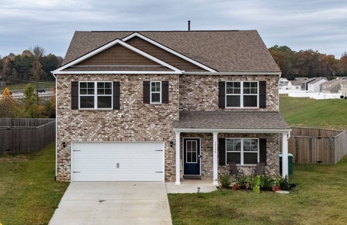Farragut House | Spacious Farragut 5BR Family & Group Getaway near UT
