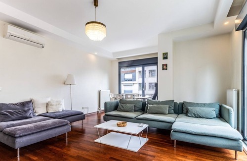 Suadiye Apartment | Spacious Flat Near Bagdat Avenue in Suadiye