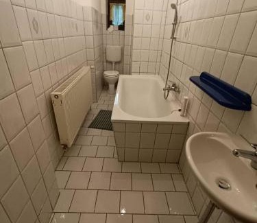 Zeitz Apartment | Spacious Flat with 3 bedooms for 5-8 guests